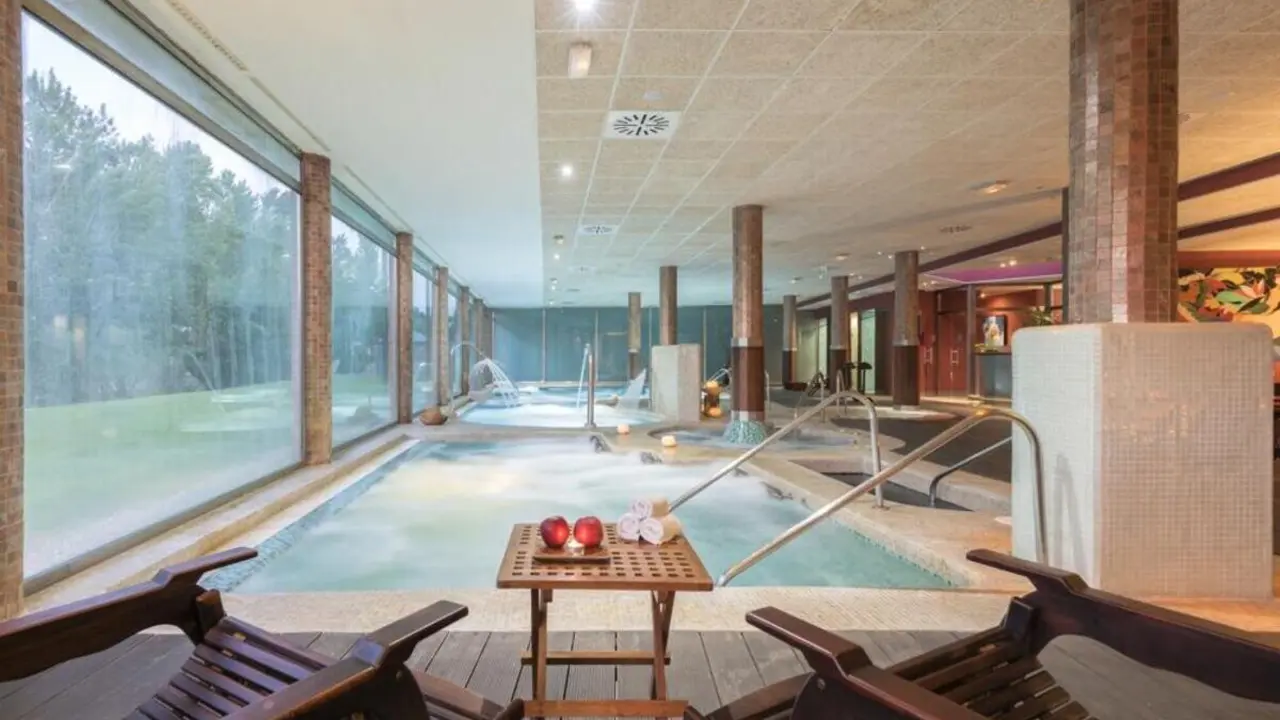 El hotel del Pirineo donde se hospedan los famosos: es el favorito de Mario Casas