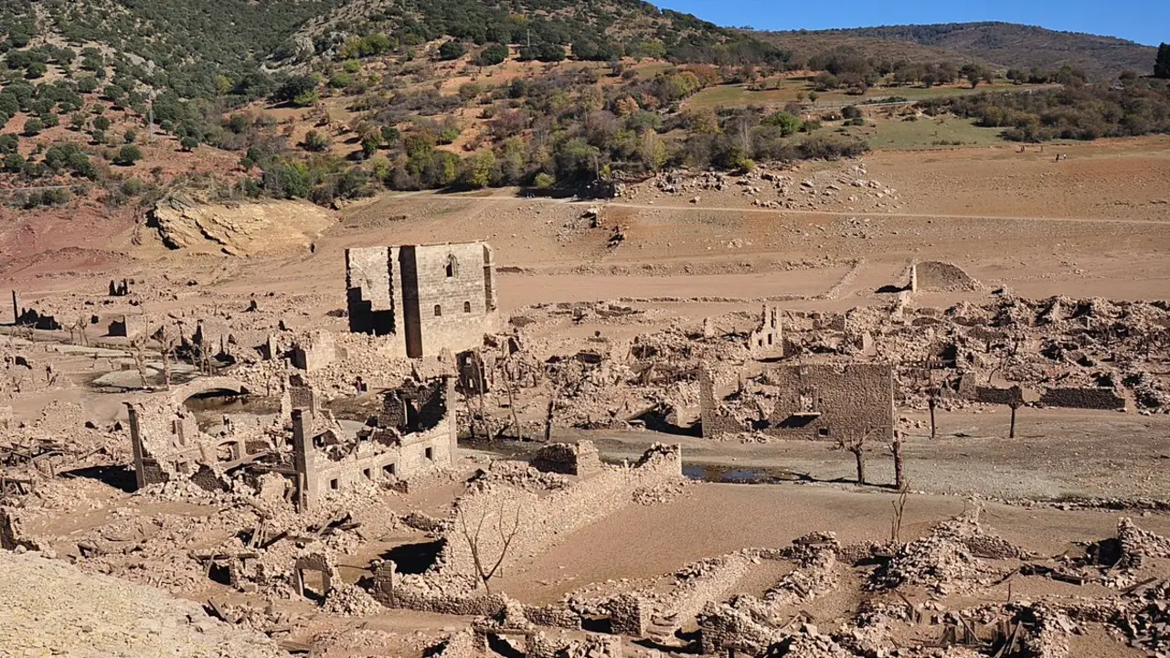 El pueblo a un paso de Arag&oacute;n que emerge de las profudidades en tiempo de sequ&iacute;a