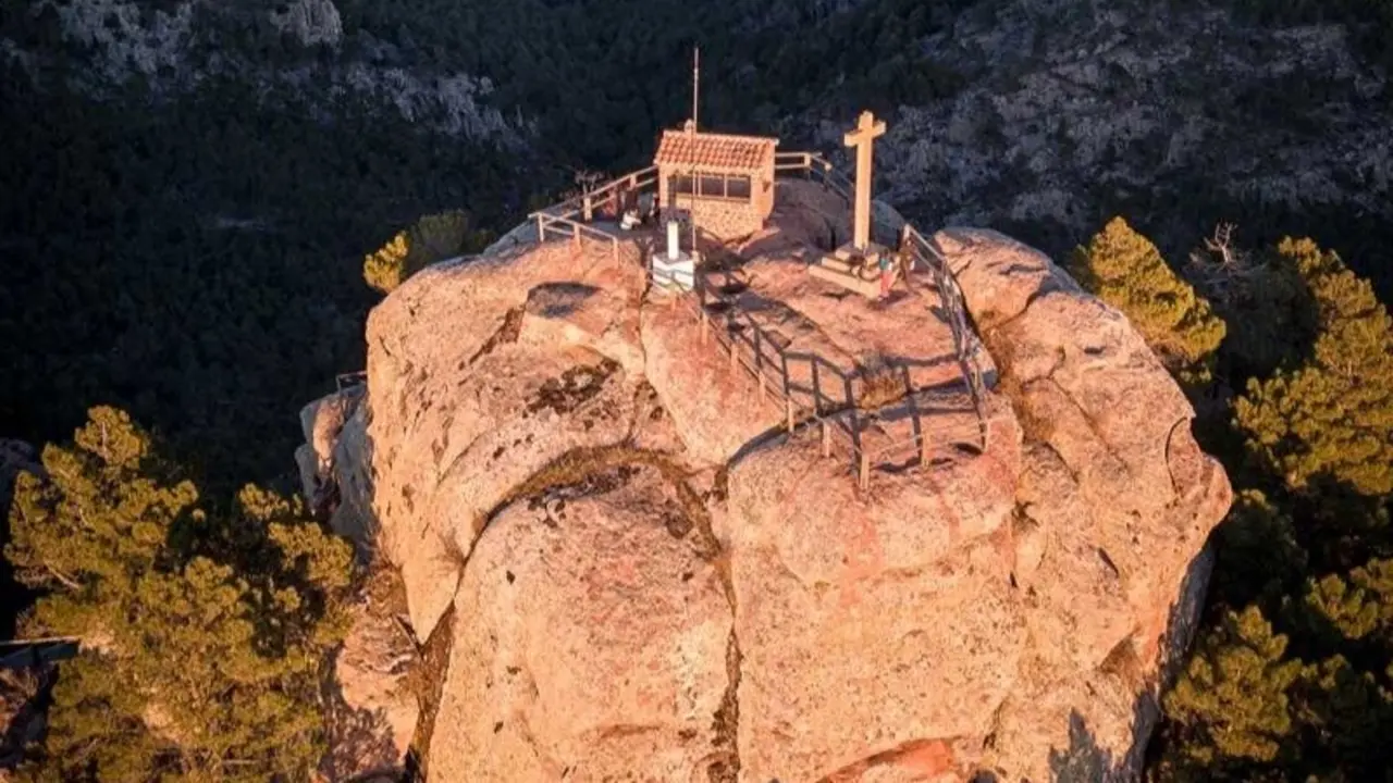 Cruz de Bezas, Sierra de Albarrac&iacute;n