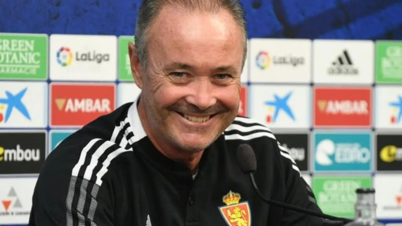 Juan Ignacio Mart&iacute;nez en rueda de prensa / Real Zaragoza