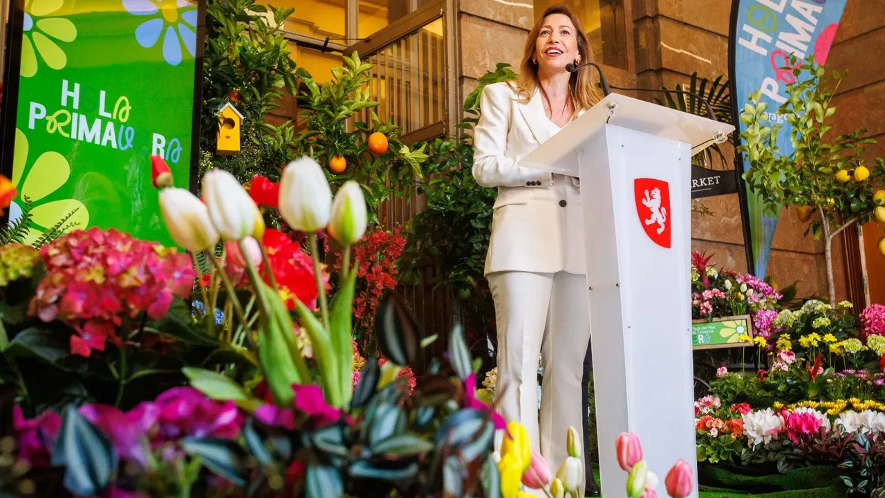 La alcaldesa de Zaragoza, Natalia Chueca, en la presentaci&oacute;n de Hola Primavera. / AZ