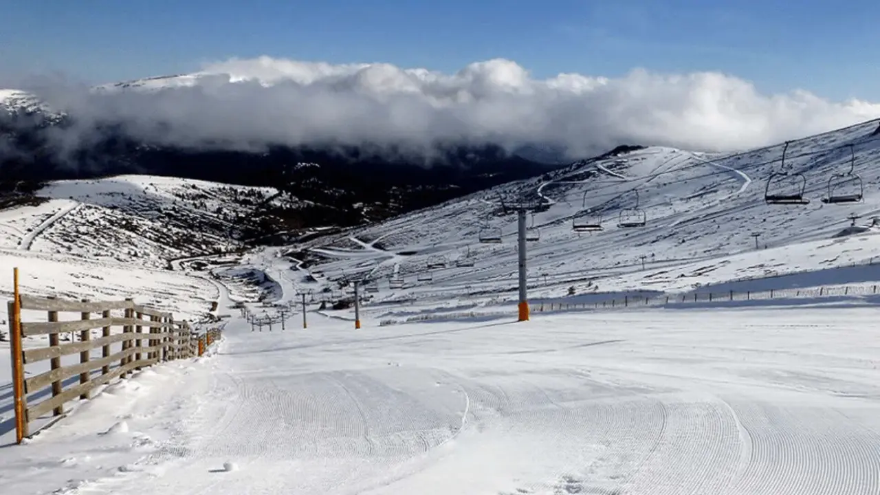 Ni Formigal ni Cerler: la estaci&oacute;n de esqu&iacute; con m&aacute;s nieve