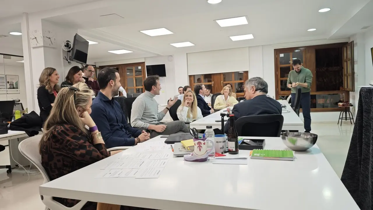 La revoluci&oacute;n de Zebra en la sede de HOY ARAG&Oacute;N: 35 directivos, un reto y mucha innovaci&oacute;n