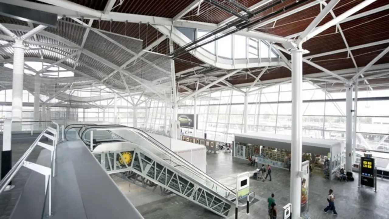 El aeropuerto de Zaragoza, en una foto de archivo / HOY ARAG&Oacute;N