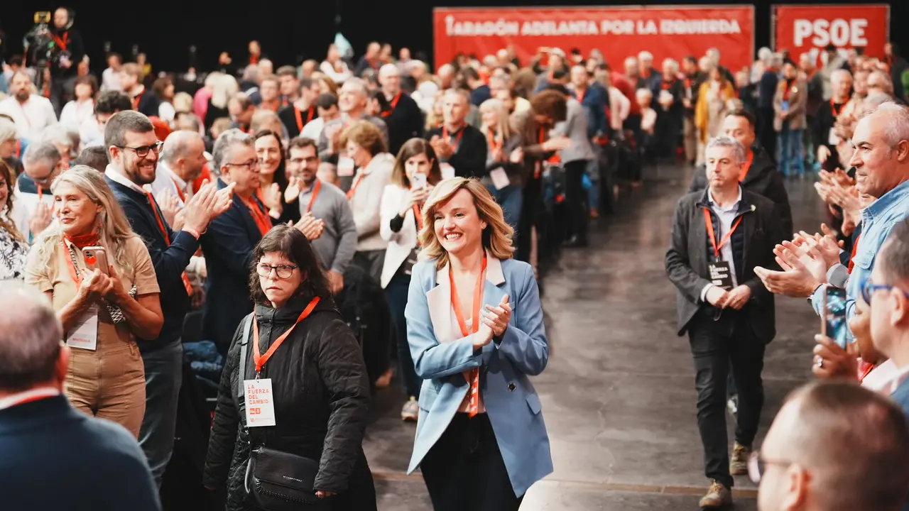 La secretarial general de los socialistas, Pilar Alegr&iacute;a, a su llegada al acto este s&aacute;bado en Zaragoza