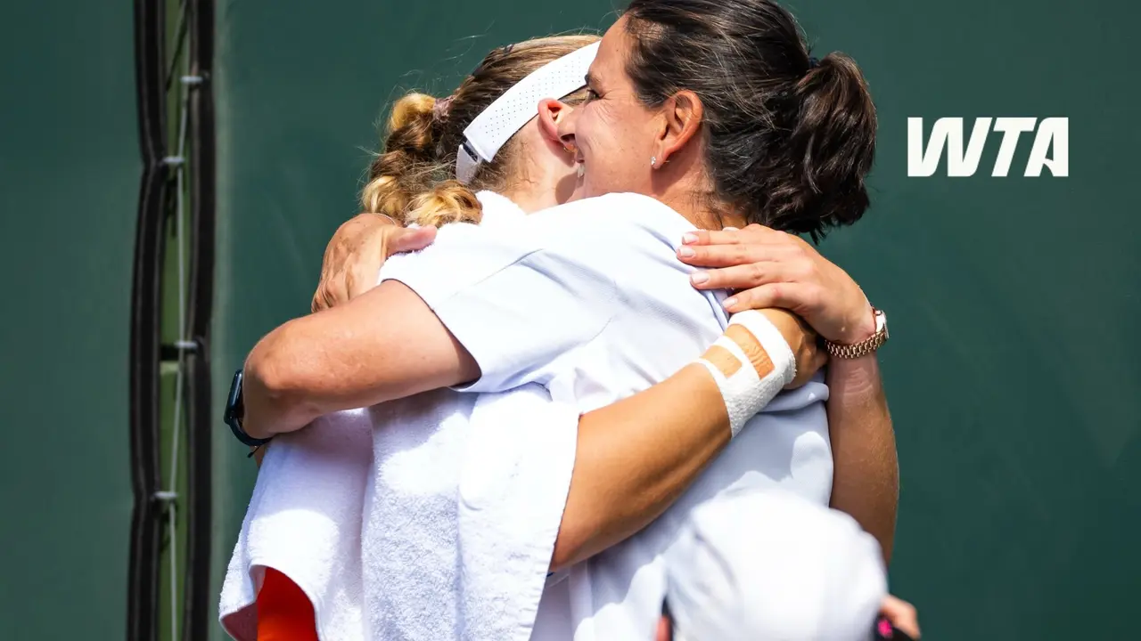 Conchita Mart&iacute;nez con Andrea / WTA