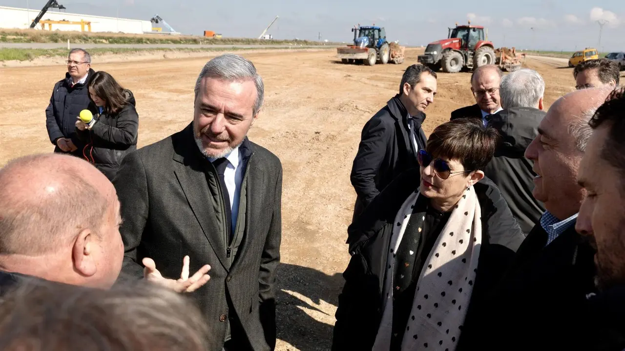 El presidente del Gobierno de Arag&oacute;n, Jorge Azc&oacute;n, en Tauste