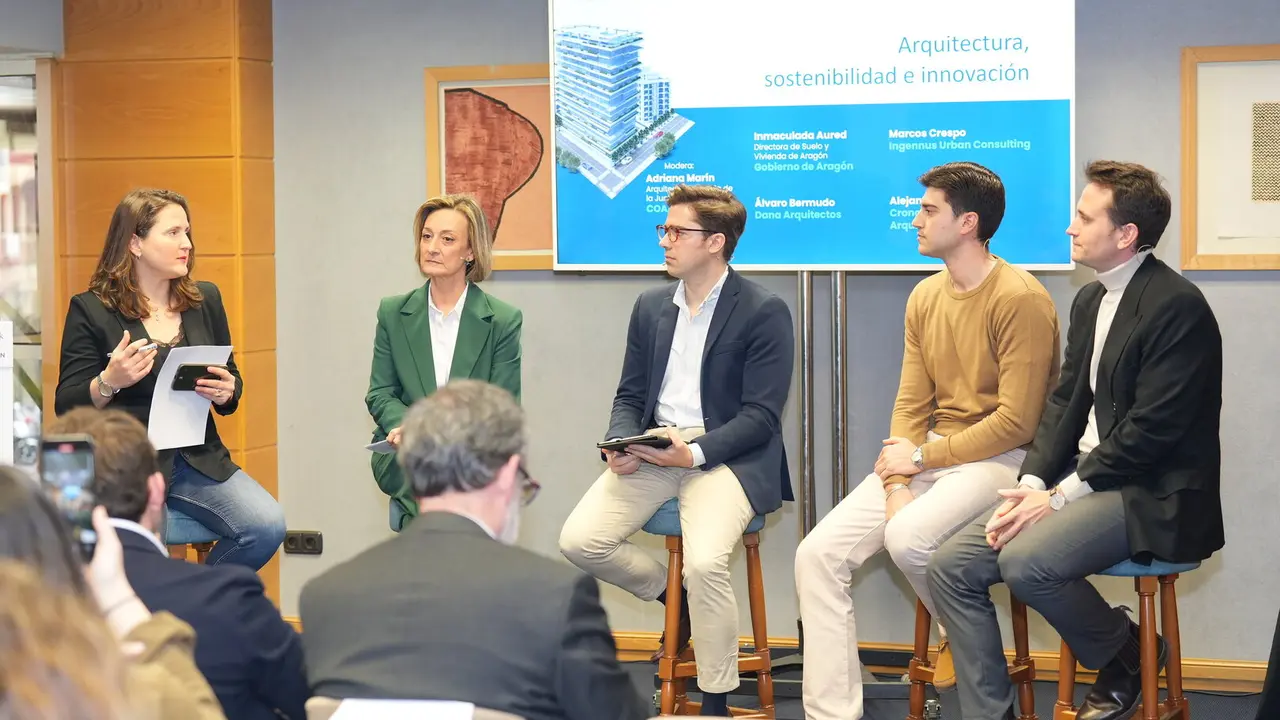 Adriana Mar&iacute;n, Inmaculada Aured, Marcos Crespo, &Aacute;lvaro Bermudo y Alejandro Lezcano./ &Aacute;lvaro Calvo.