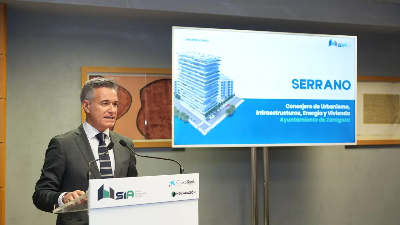 V&iacute;ctor Serrano, consejero de Urbanismo del Ayuntamiento de Zaragoza. / &Aacute;LVARO CALVO