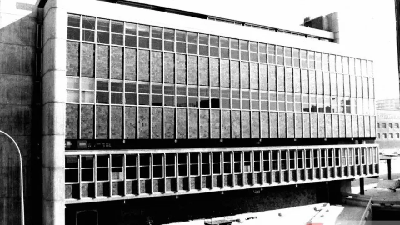 Edificio de Correos en El Portillo. / Gerardo Sancho (Ayuntamiento de Zaragoza)