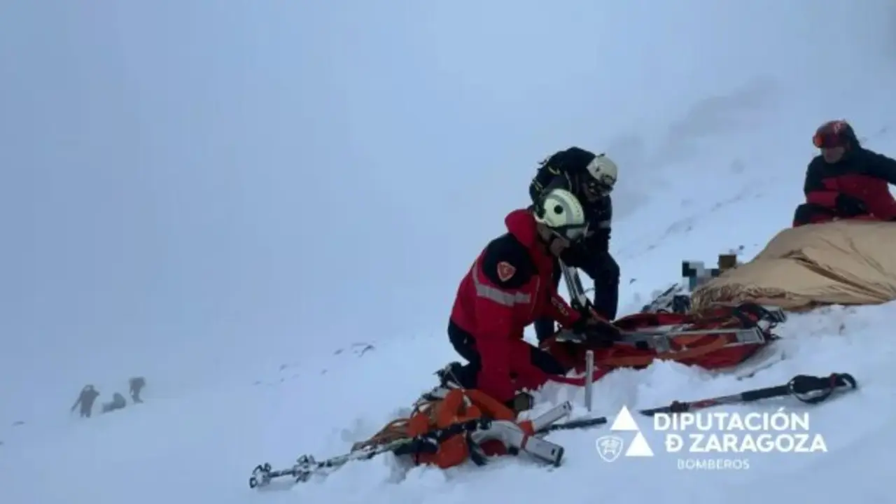 Bomberos de la DPZ participaron en el rescate de los monta&ntilde;eros. DPZ