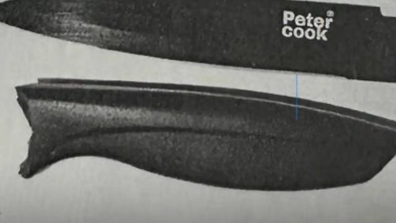Imagen del cuchillo cuyo mango se solt&oacute; de la hoja y acab&oacute; tirado en el suelo /Cedida a H.A.