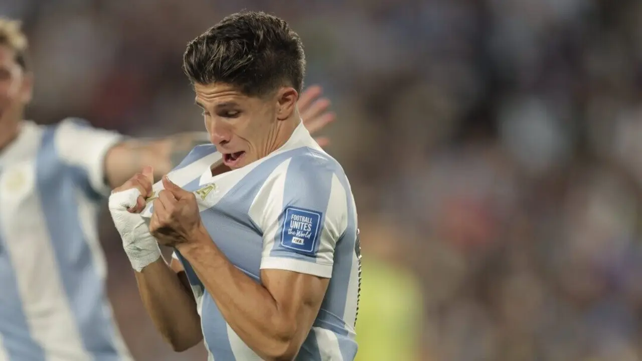 Giuliano Simeone celebrando su primer gol con Argentina / Selecci&oacute;n Argentina