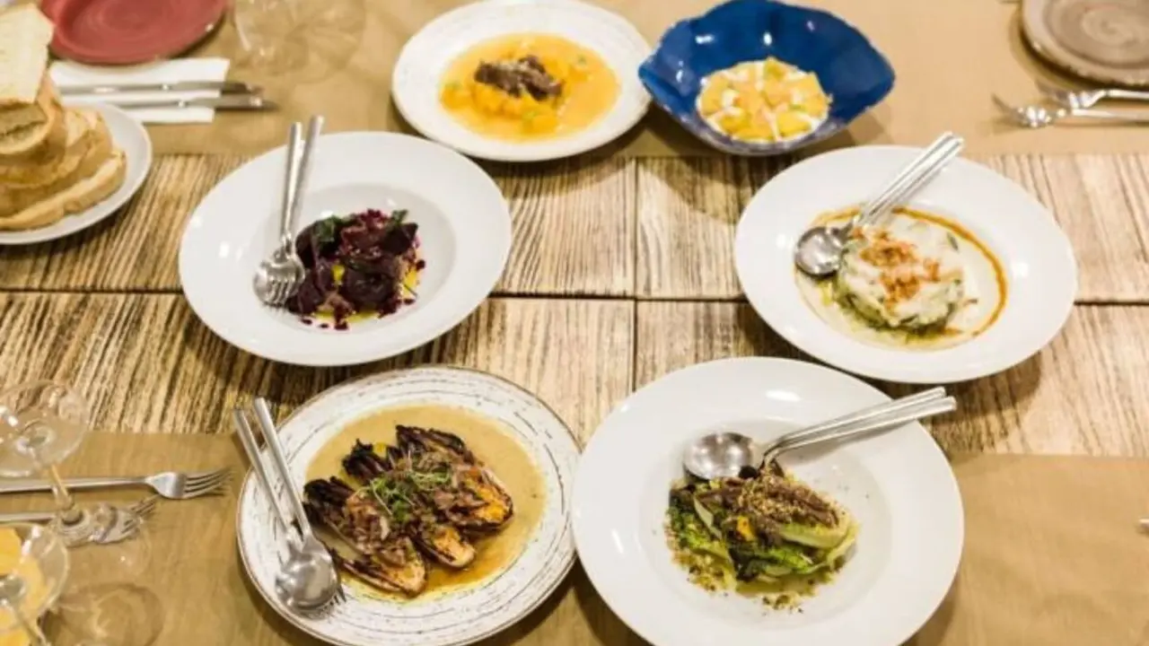 Platos del Gastrobar Espliego. en Villamayor de G&aacute;llego (Zaragoza). / Gu&iacute;a Repsol