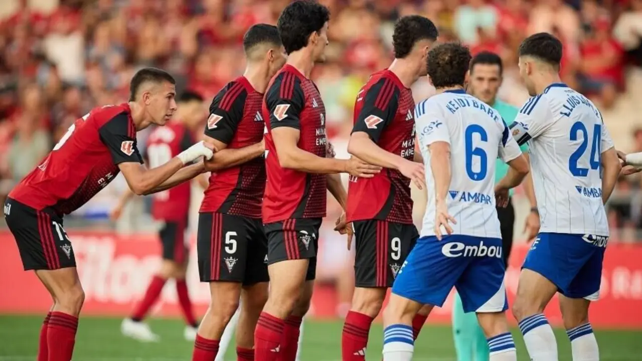 Jugadores de Mirand&eacute;s y Real Zaragoza en la ida / LaLiga