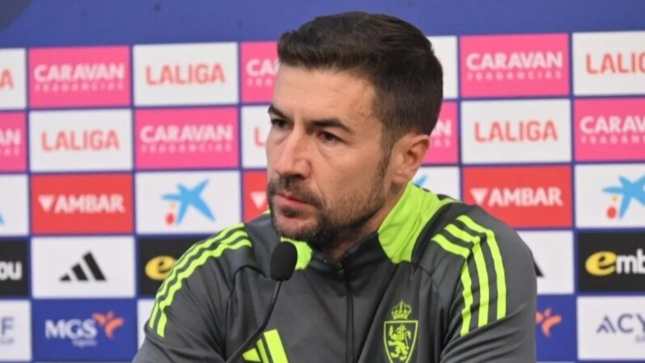 Gabi durante una rueda de prensa / Real Zaragoza
