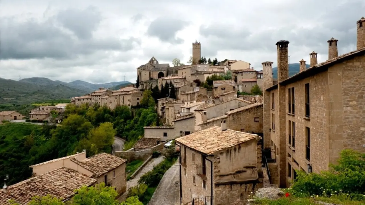 Los 12 pueblos m&aacute;s bonitos del Pirineo: Catalu&ntilde;a, Navarra y Arag&oacute;n ./ Sos del Rey Cat&oacute;lico : Turismo de Arag&oacute;n