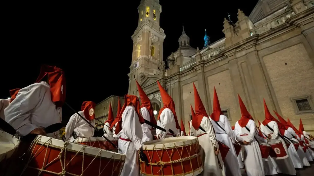 Cofrad&iacute;a del Se&ntilde;or Atado a la Columna. / Alberto Olmo