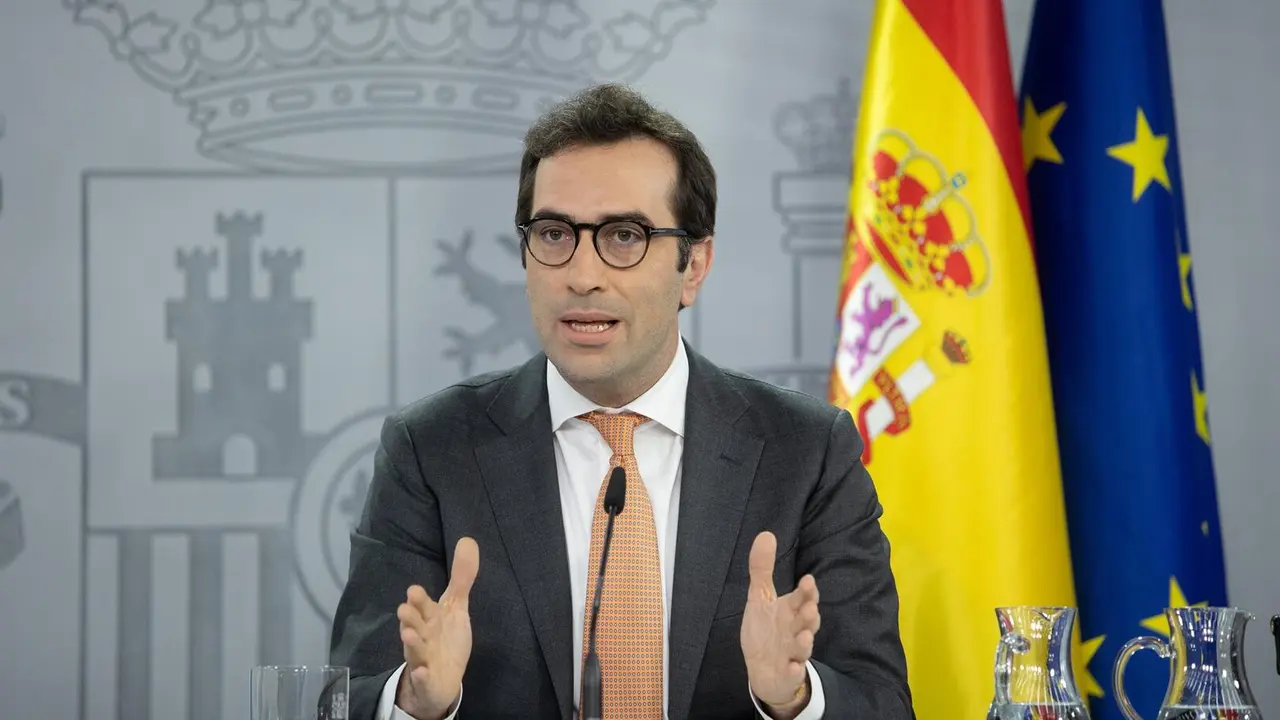 El ministro de Econom&iacute;a, Carlos Cuerpo, durante la rueda de prensa posterior a la reuni&oacute;n del Consejo de Ministros de este martes, 8 de abril / EP