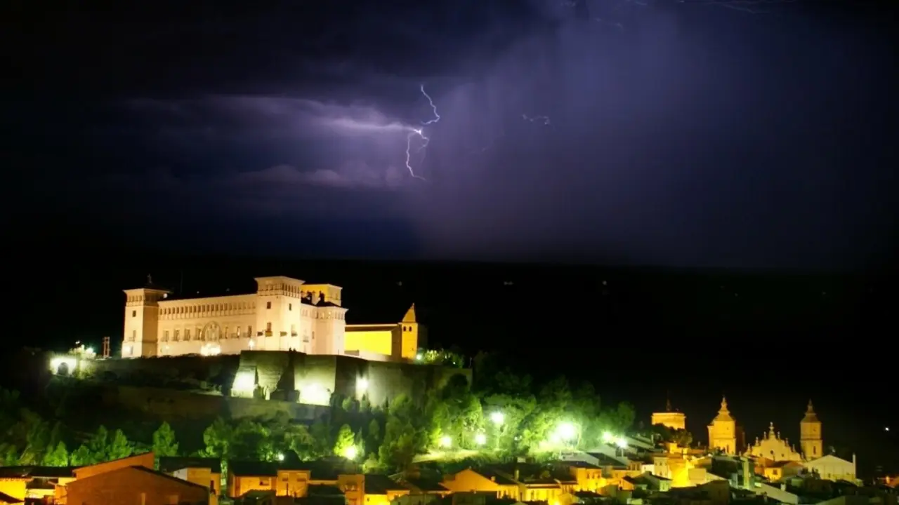 El pueblo de Teruel que tiene pasadizos bajo tierra y un imponente castillo