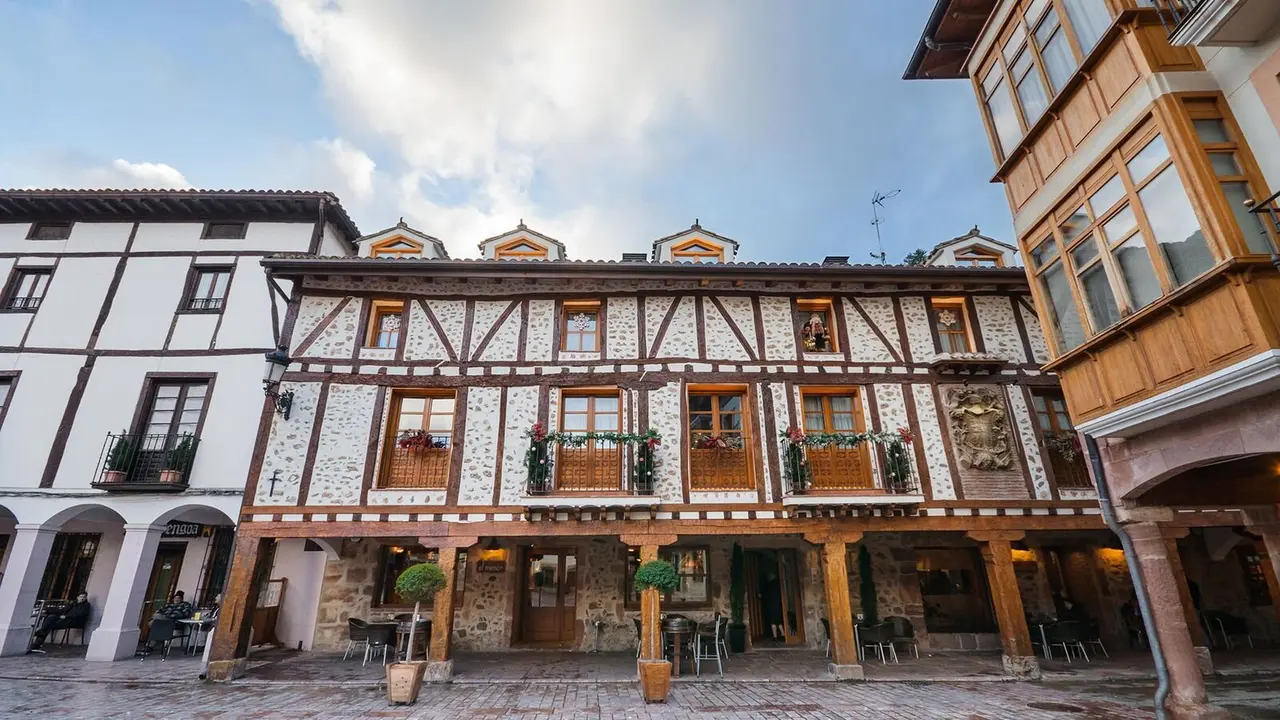 Dos estrellas michel&iacute;n en un pueblo de 2.000 habitantes a un paso de Arag&oacute;n