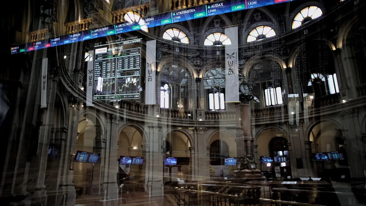 Valores del Ibex 35 en el Palacio de la Bolsa de Madrid, a 6 de septiembre de 2021, en Madrid (Espa&ntilde;a). - Eduardo Parra - Europa Press