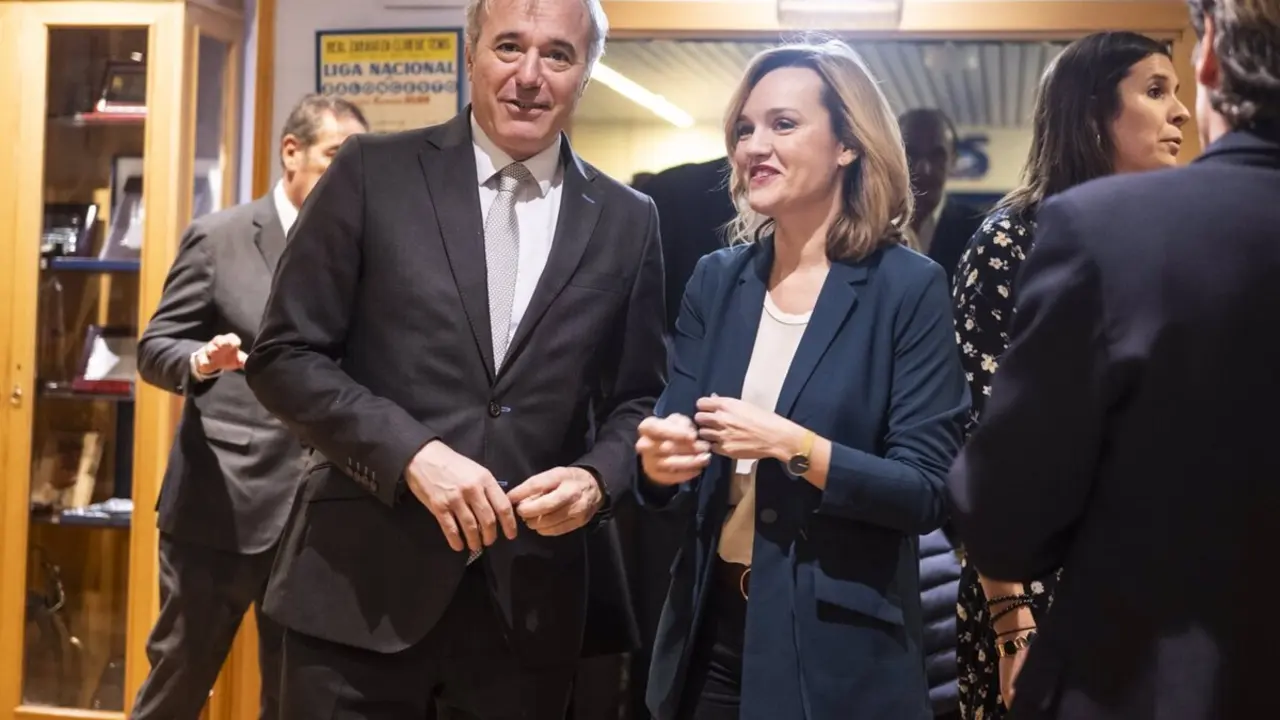 El presidente del Gobierno de Arag&oacute;n, Jorge Azc&oacute;n y Pilar Alegr&iacute;a. - Marcos Cebri&aacute;n - Europa Press - Archivo