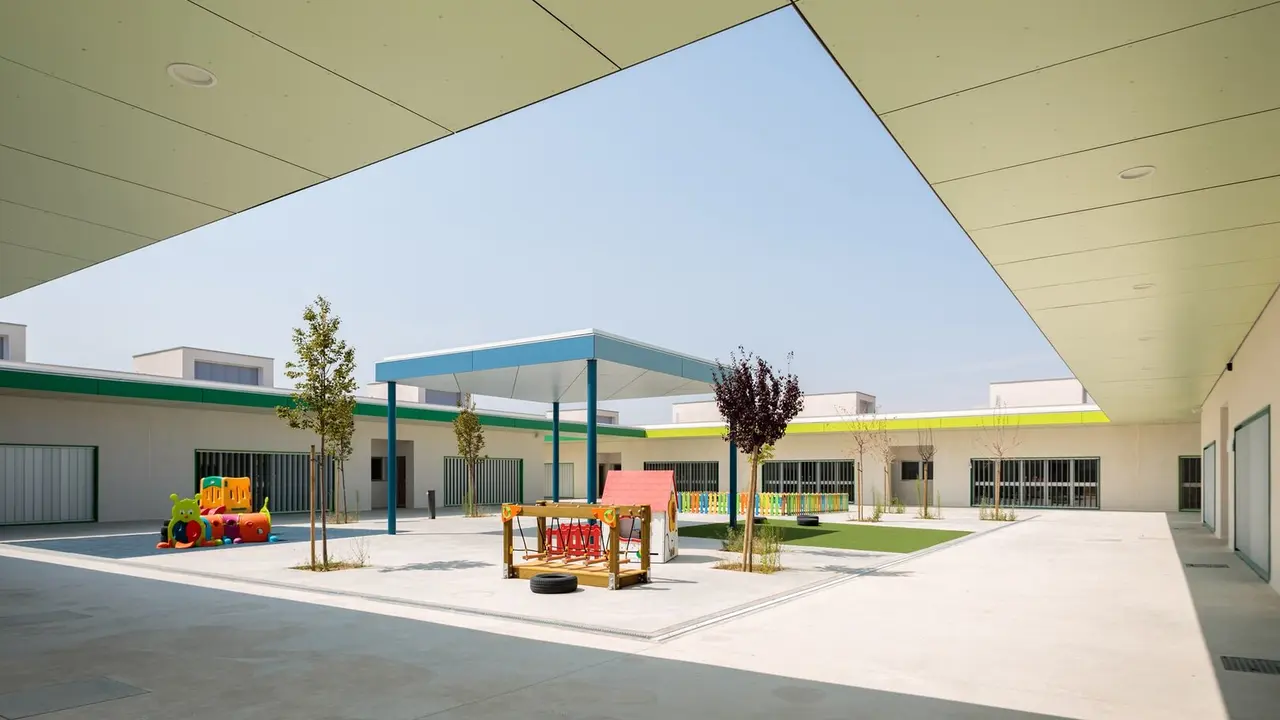 Exterior del colegio Valdespartera III de Zaragoza.