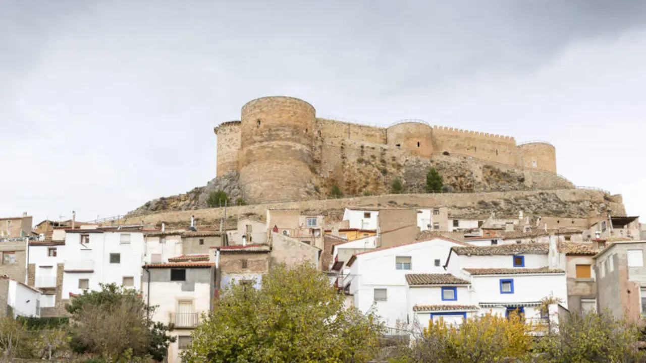 Hogar de templarios y de nobles: el pueblo de Zaragoza bajo las faldas de un castillo