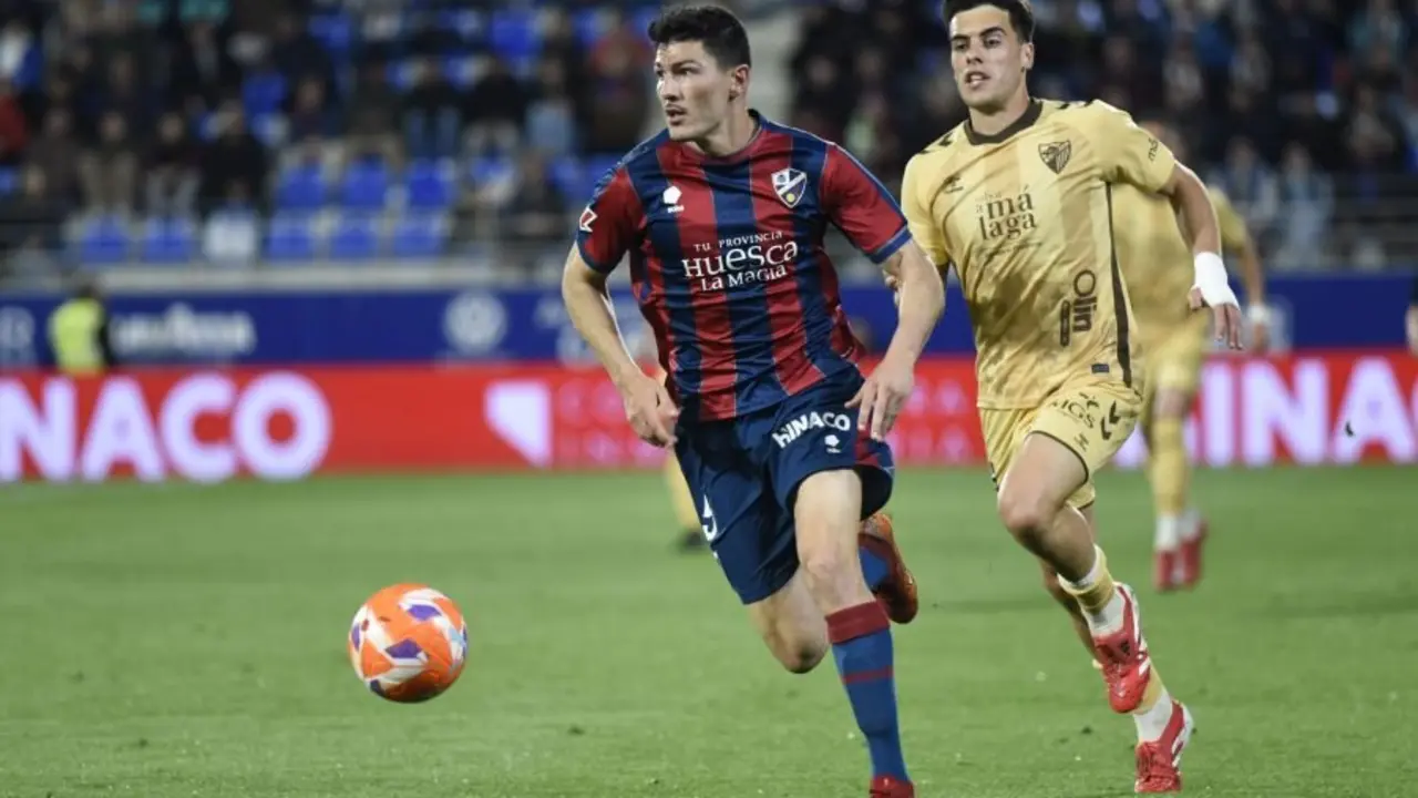 Miguel Loureiro en el Huesca - M&aacute;laga / LaLiga
