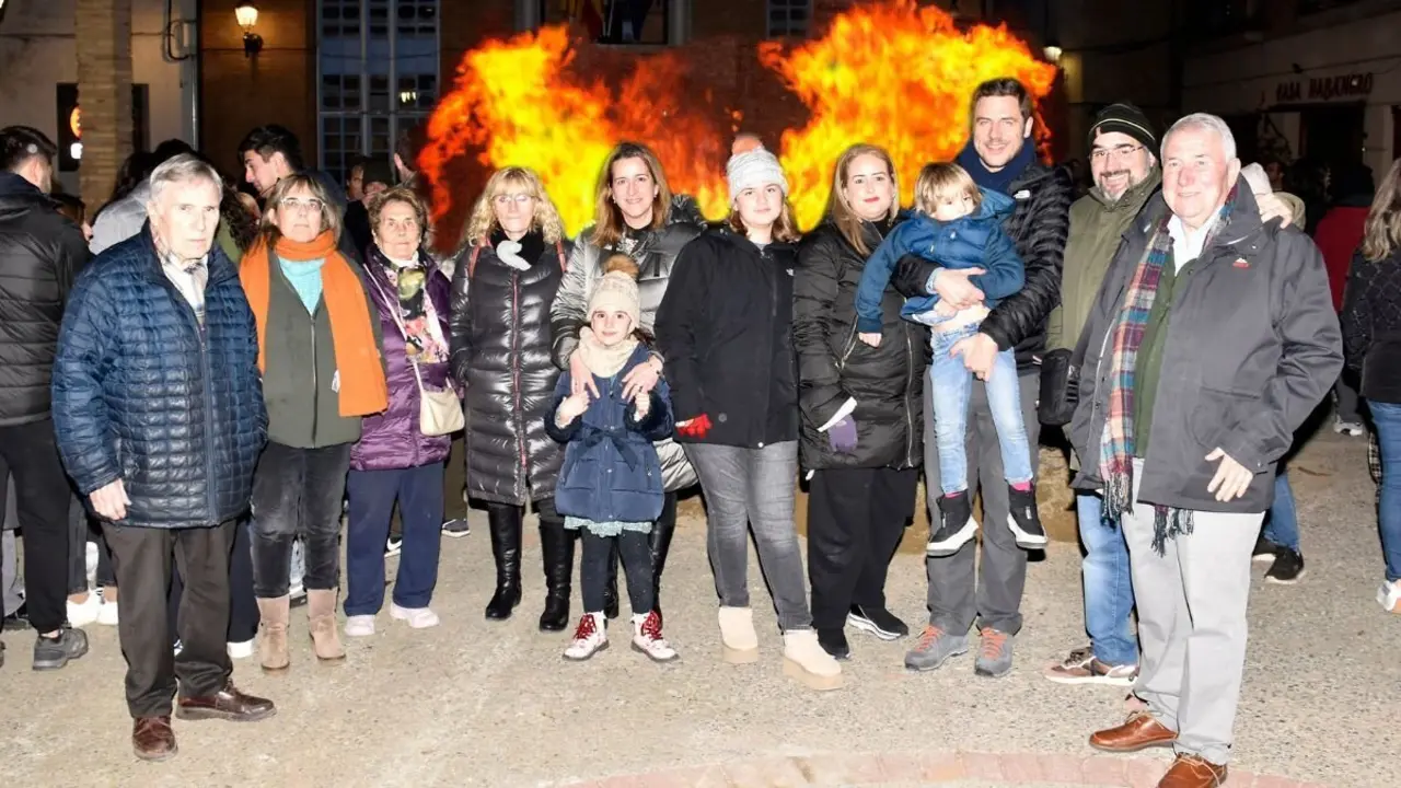 La familia Casbas en un homenaje recibido en Bolea a principios de a&ntilde;o./ HA