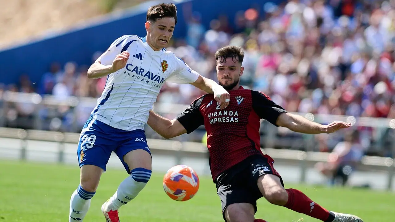 Pau Sans ante el Mirand&eacute;s / Real Zaragoza