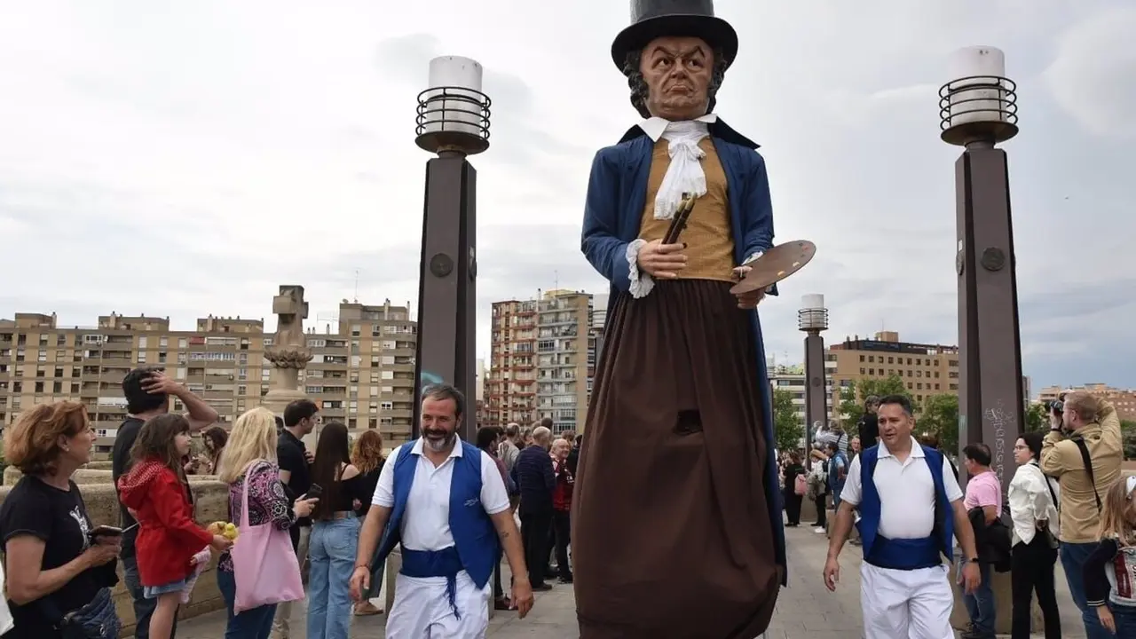 Desfile de las Fiestas Goyescas de Zaragoza en la pasada edici&oacute;n. / EP