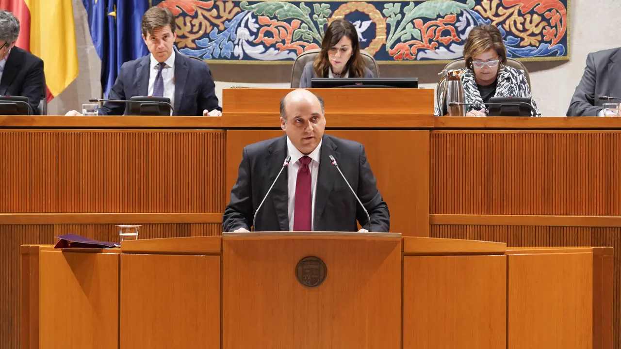 El presidente de la C&aacute;mara de Cuentas en el Parlamento aragon&eacute;s