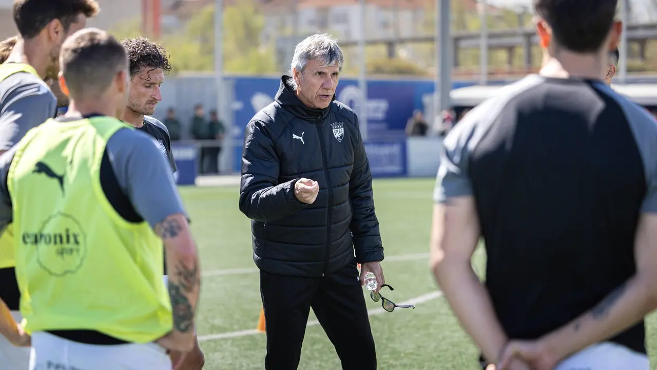 Juan Carlos Beltr&aacute;n durante un entrenamiento con su equipo / Utebo FC