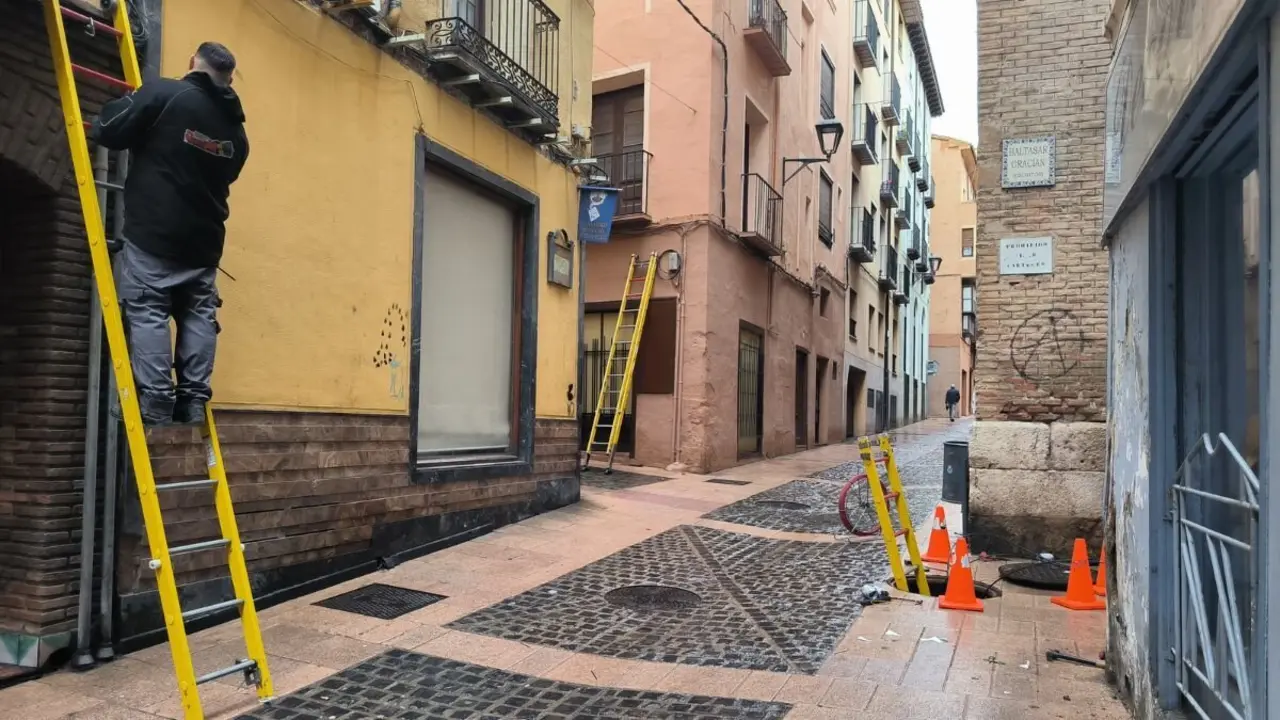 Instalaci&oacute;n de fibra &oacute;ptica en el casco antiguo de Tarazona.