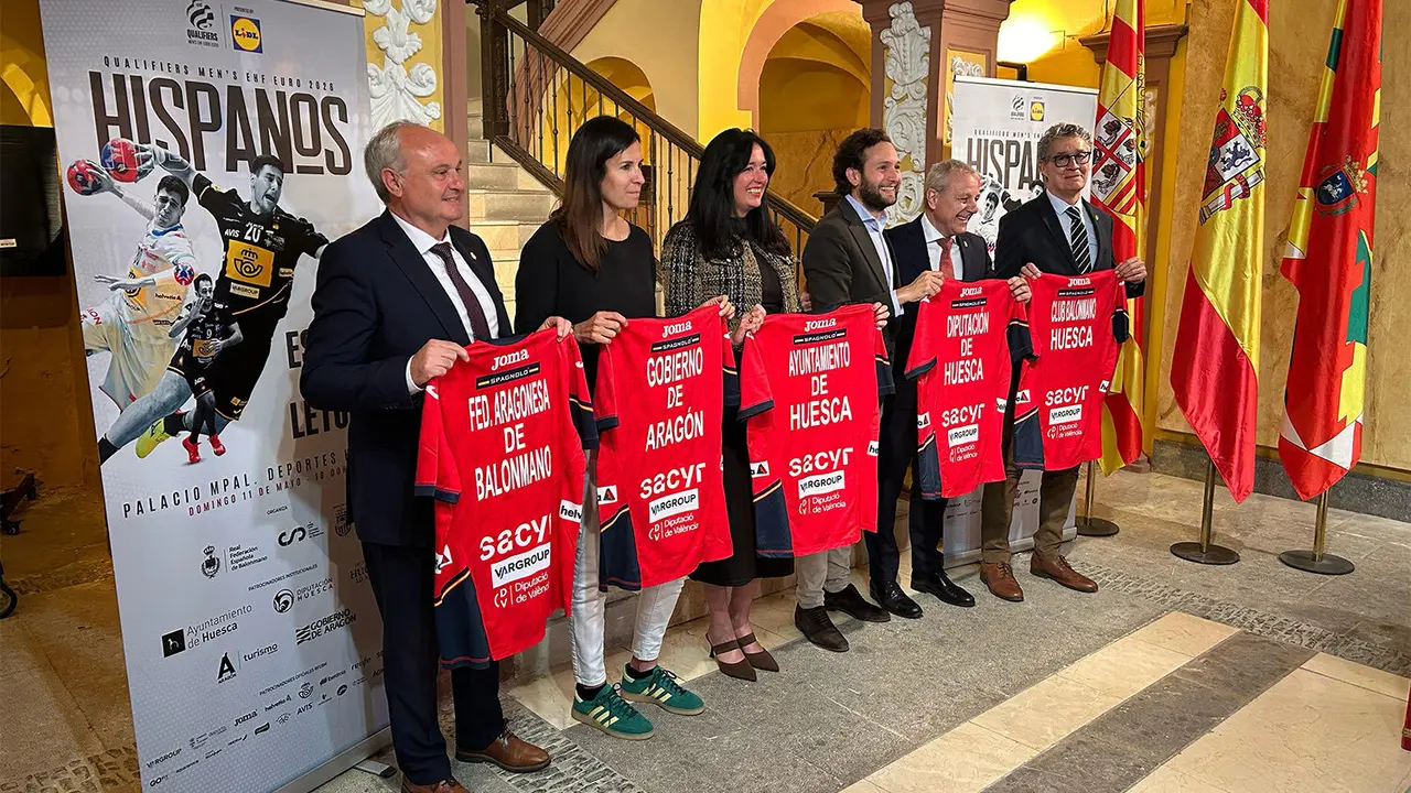 Presentaci&oacute;n partido Espa&ntilde;a-Letonia / BADA HUESCA