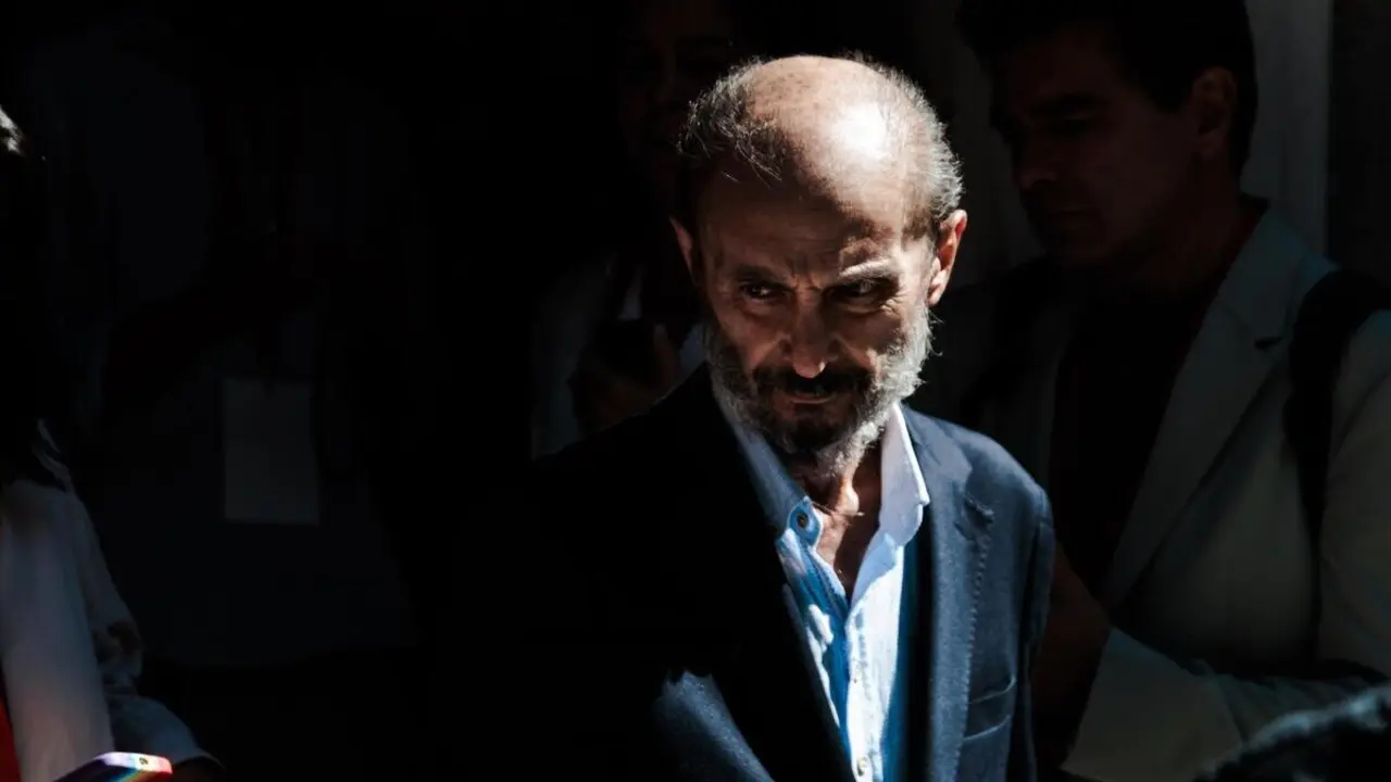 El expresidente del Ejecutivo aragon&eacute;s, Javier Lamb&aacute;n, a su salida de la reuni&oacute;n del Comit&eacute; Federal del PSOE, en la sede federal del PSOE, a 7 de septiembre de 2024, en Madrid (Espa&ntilde;a). - Carlos Luj&aacute;n - Europa Press