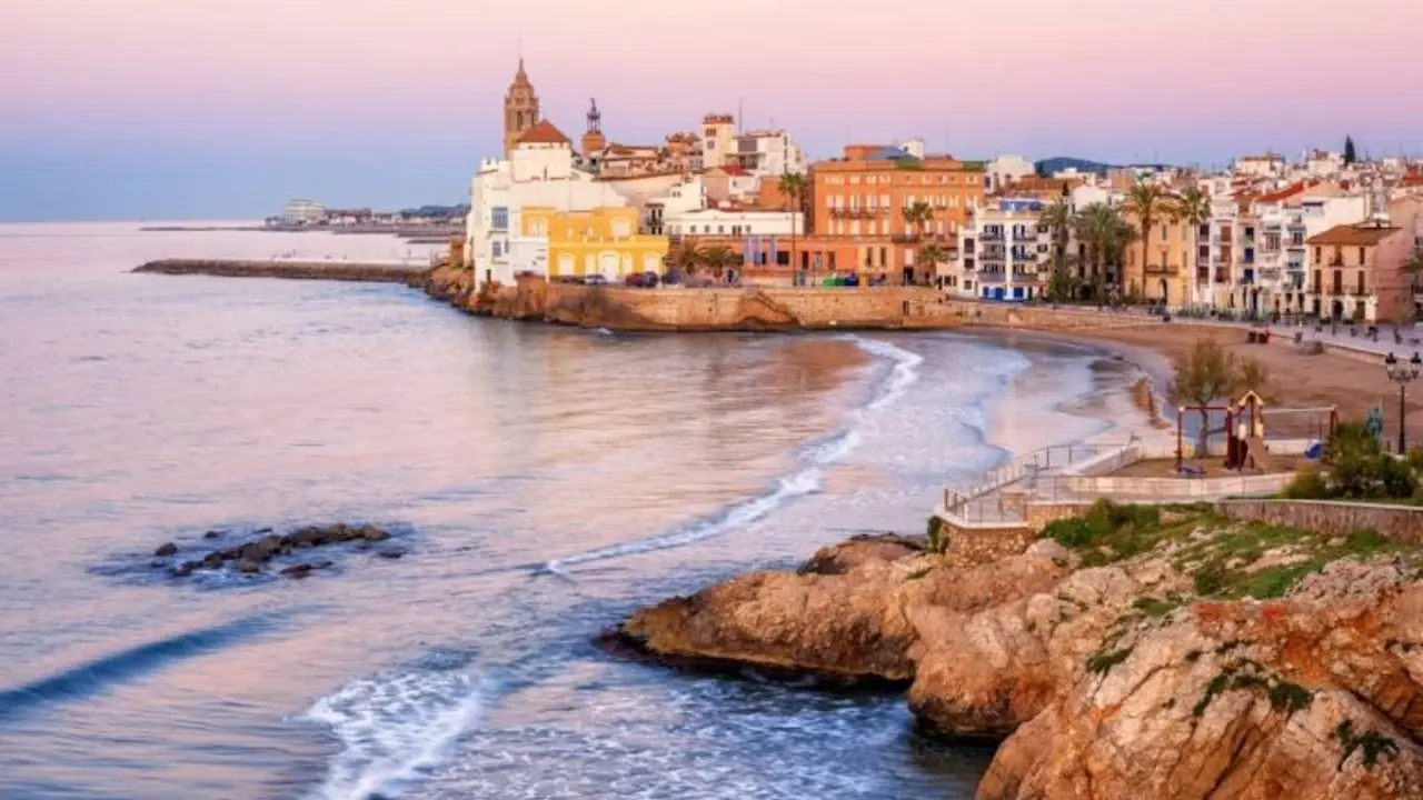 El pueblo costero cerca de Zaragoza con playas preciosas y mucho ambiente est&aacute; en Catalu&ntilde;a