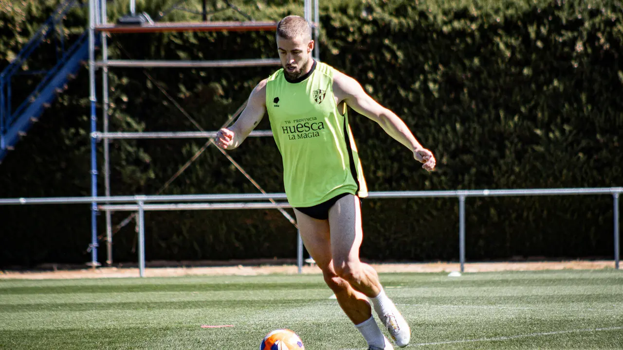 Jorge Pulido durante un entrenamiento / SD Huesca