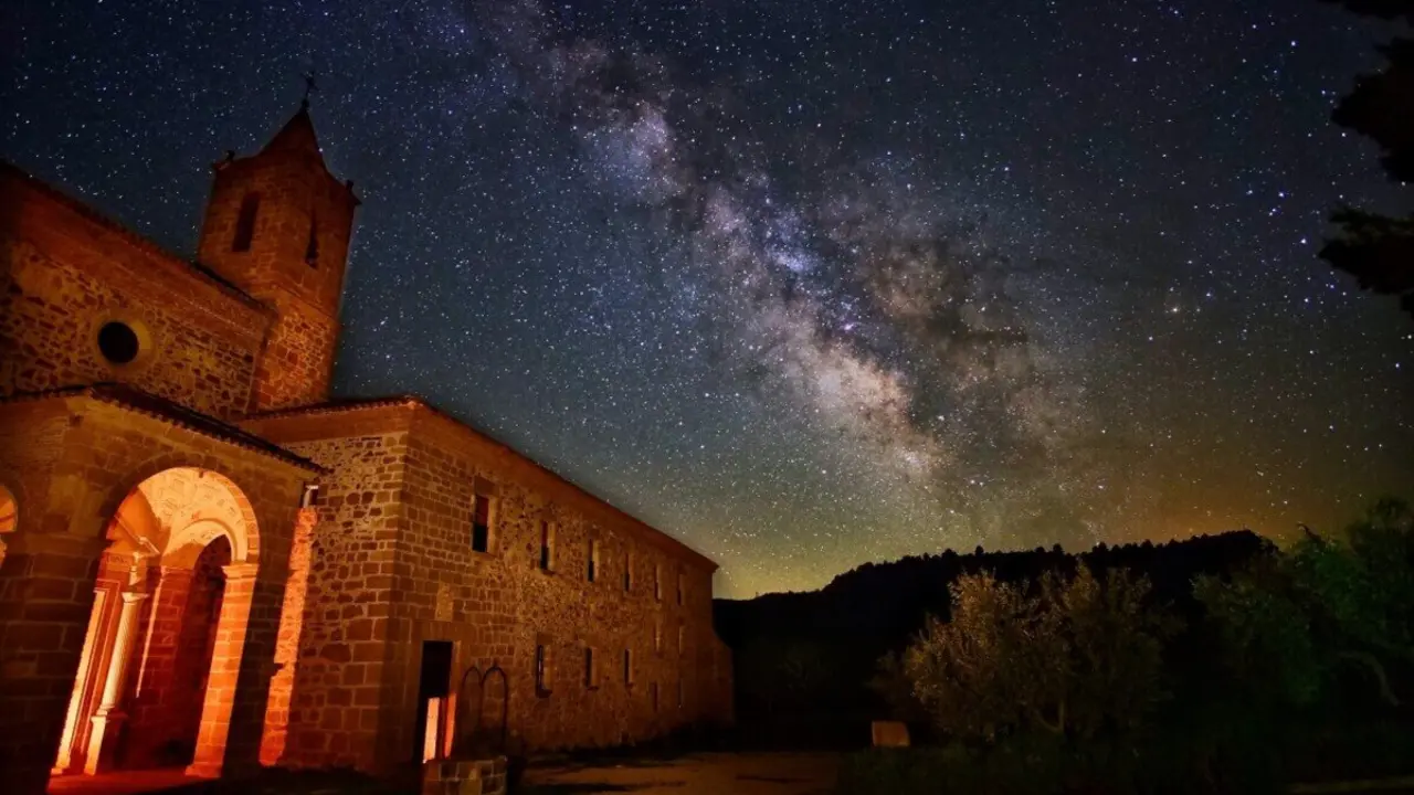 Este monasterio de Arag&oacute;n sigue habitado por frailes... y puedes ir a comer all&iacute;