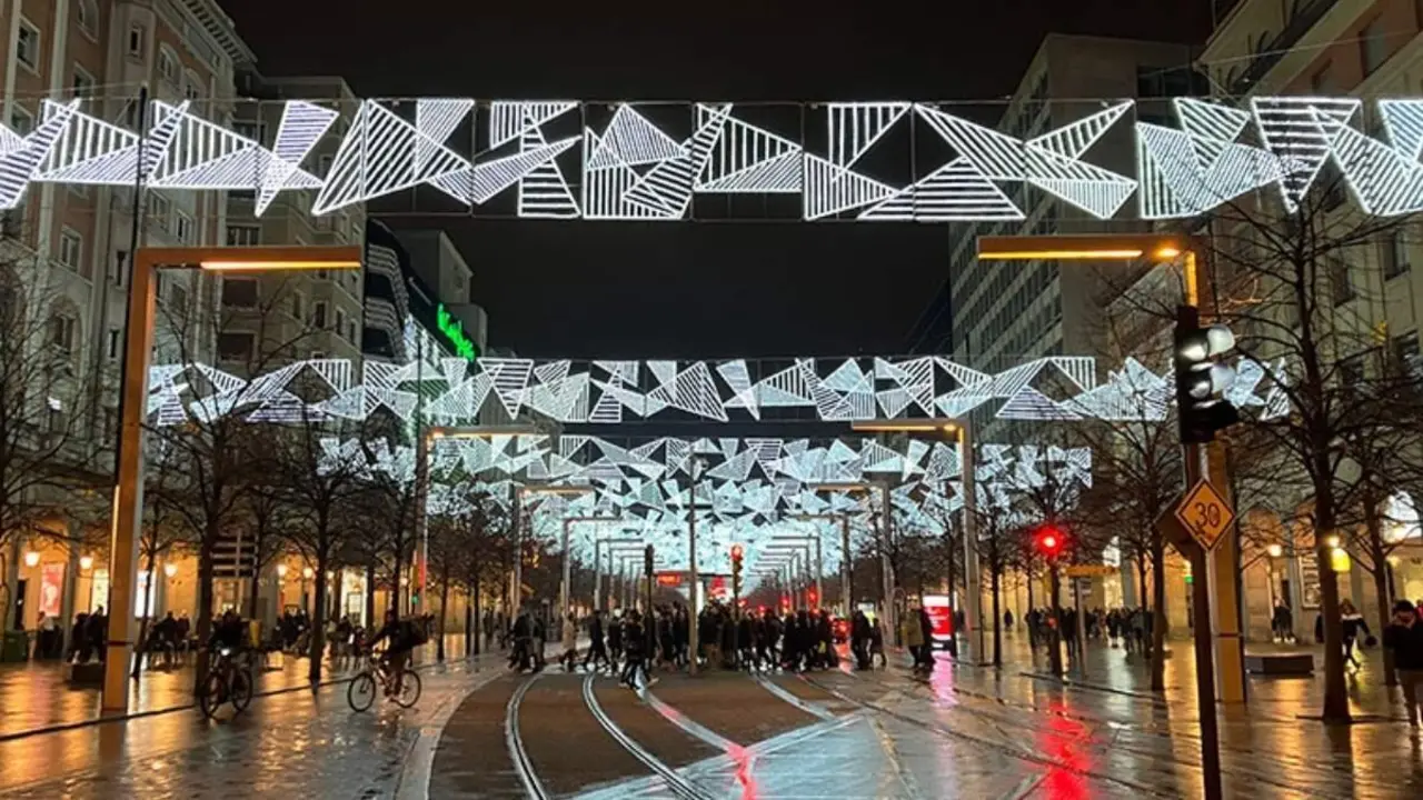 Nuevo plan de iluminaci&oacute;n por Navidad / V&iacute;a Zaragoza Gu&iacute;a