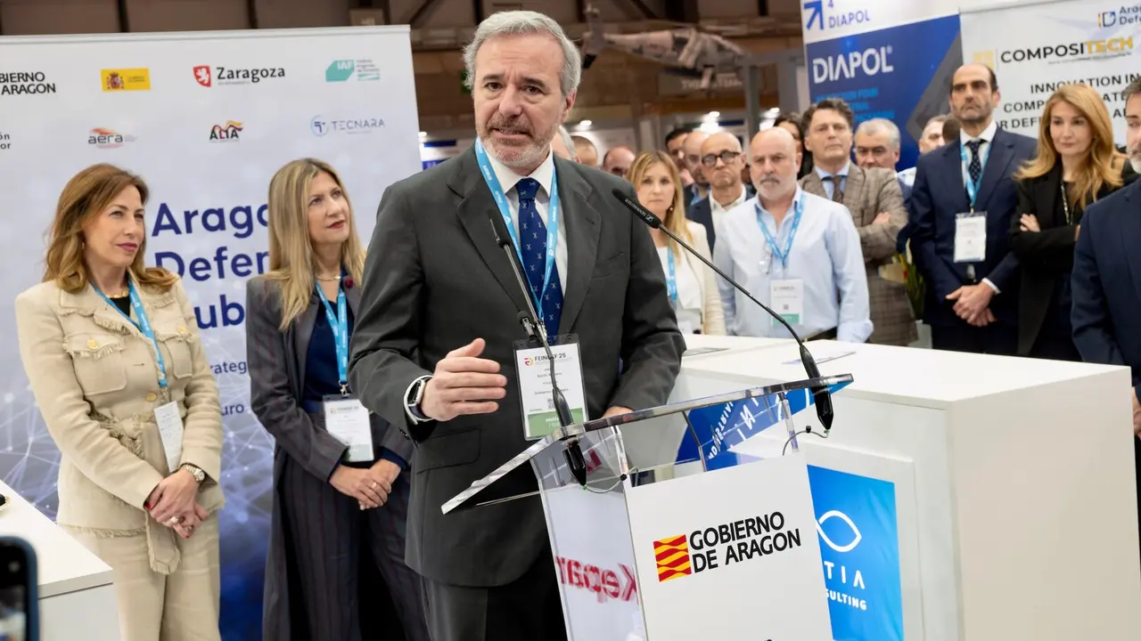 El presidente de Arag&oacute;n, Jorge Azc&oacute;n, en Feindef