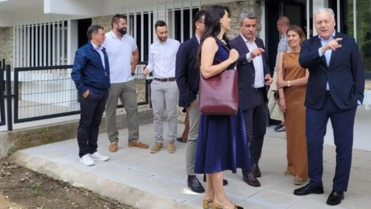 El consejero Octavio L&oacute;pez y la directora general de Vivienda, Mar&iacute;a P&iacute;a Canals, visitaron las viviendas de Graus en julio de 2024. El consejero Octavio L&oacute;pez y la directora general de Vivienda, Mar&iacute;a P&iacute;a Canals, visitaron las viviendas de Graus en julio de 2024. / DGA