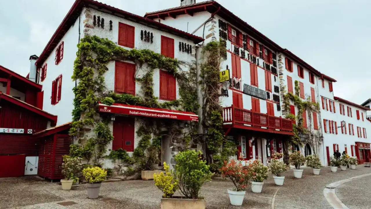 El id&iacute;lico pueblo del Pirineo franc&eacute;s pegado a Arag&oacute;n: parece sacado de un cuento