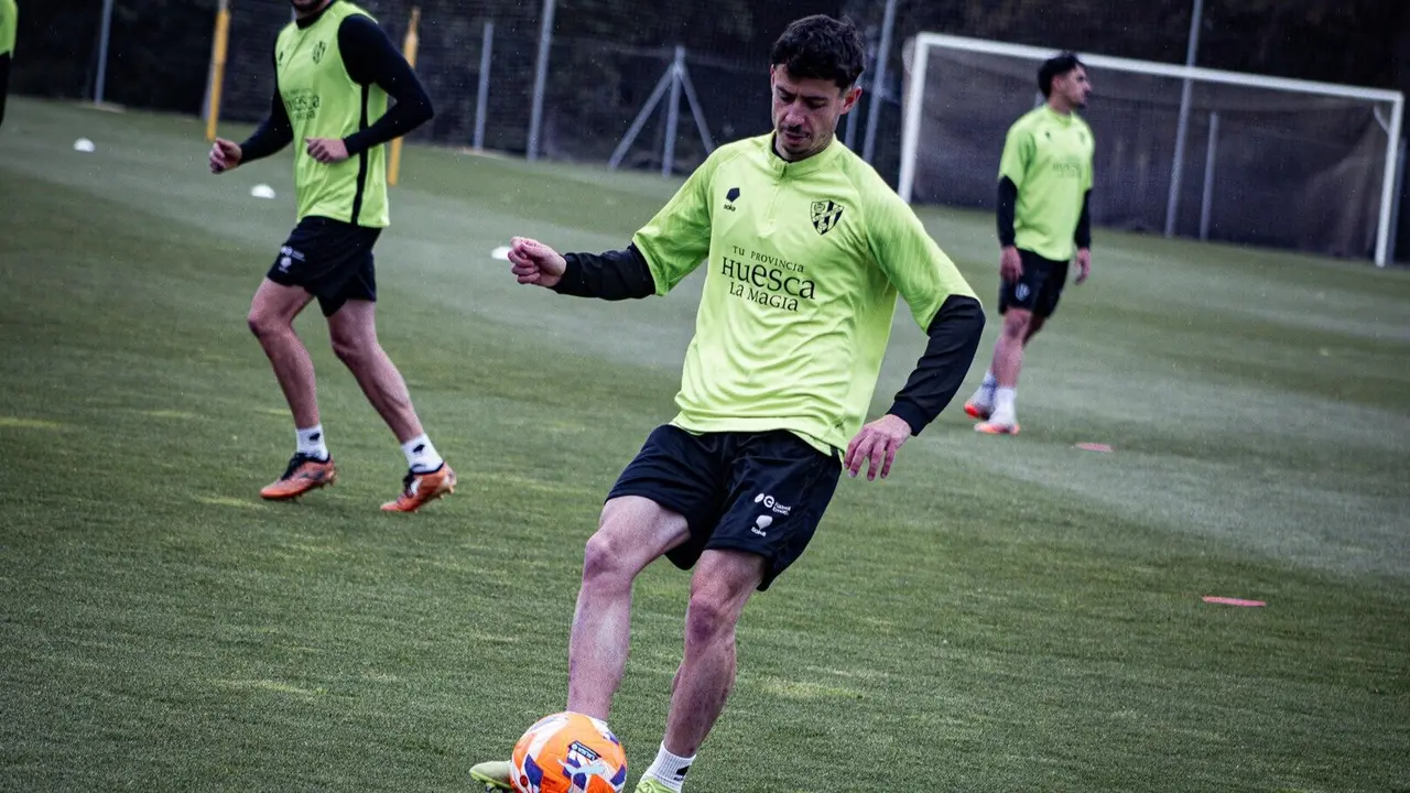 Toni Abad durante un entrenamiento / SD Huesca