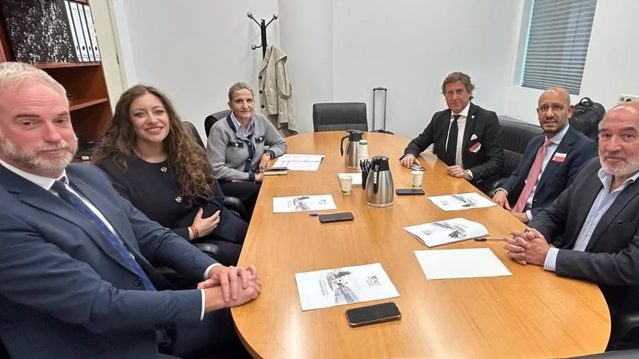 Reuni&oacute;n del PP con promotores de la universidad NCI para Calatayud. - AYUNTAMIENTO DE CALATAYUD