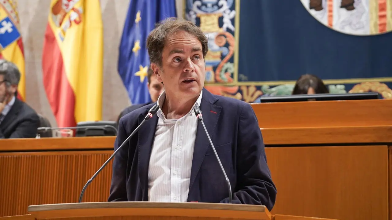 El consejero de Hacienda, Interior y Administraci&oacute;n P&uacute;blica del Gobierno de Arag&oacute;n, Roberto Berm&uacute;dez de Castro. - CORTES DE ARAG&Oacute;N.