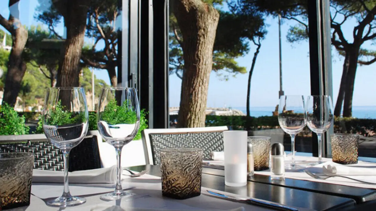 Barato, abundante y frente al mar: el restaurante de Salou que vuelve locos a los ma&ntilde;os