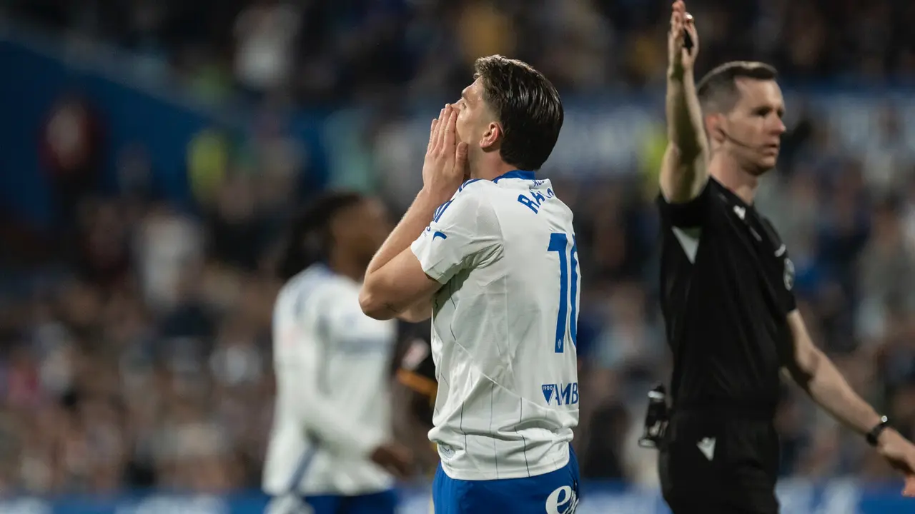 Guti con el Real Zaragoza / MARCOS CEBRI&Aacute;N